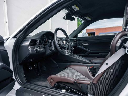 Used 2016 Porsche 911 R RWD image 40