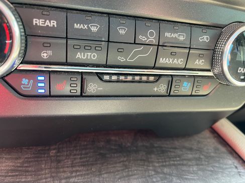 Certified 2019 Ford Expedition Limited w/ Equipment Group 301A AWD/4WD image 26