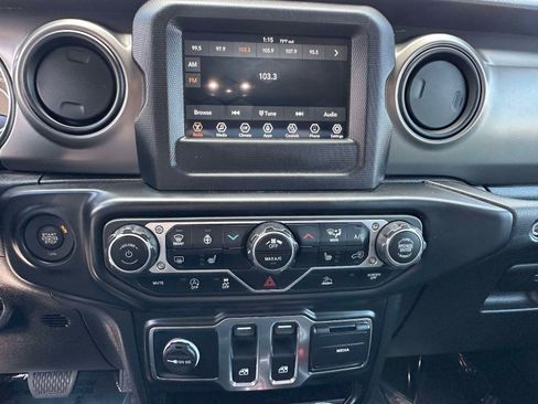 Used 2022 Jeep Wrangler Sport AWD/4WD image 7