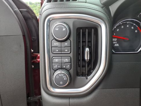Used 2019 Chevrolet Silverado 1500 RST AWD/4WD image 23