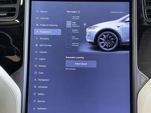 Used 2018 Tesla Model X 75D AWD/4WD image 31