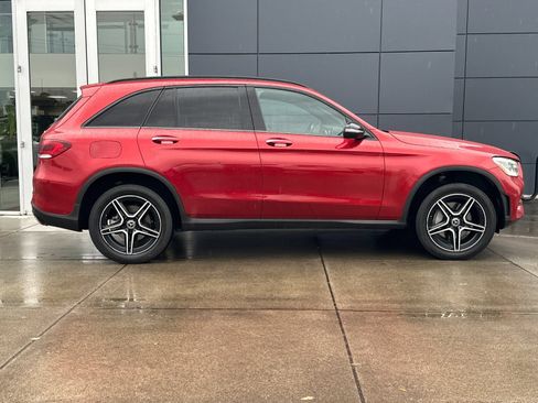 Used 2021 Mercedes-Benz GLC 300 4MATIC image 2