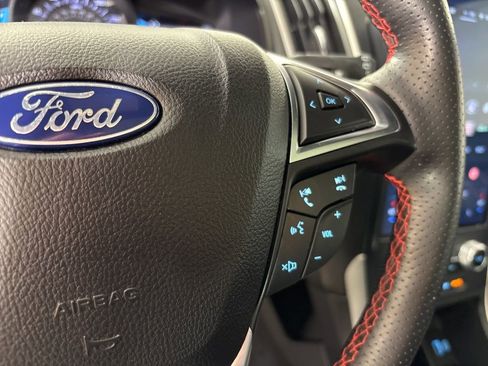 Used 2022 Ford Edge ST-Line image 18