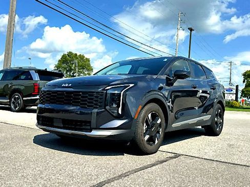 Used 2026 Kia Sportage LX FWD image 12