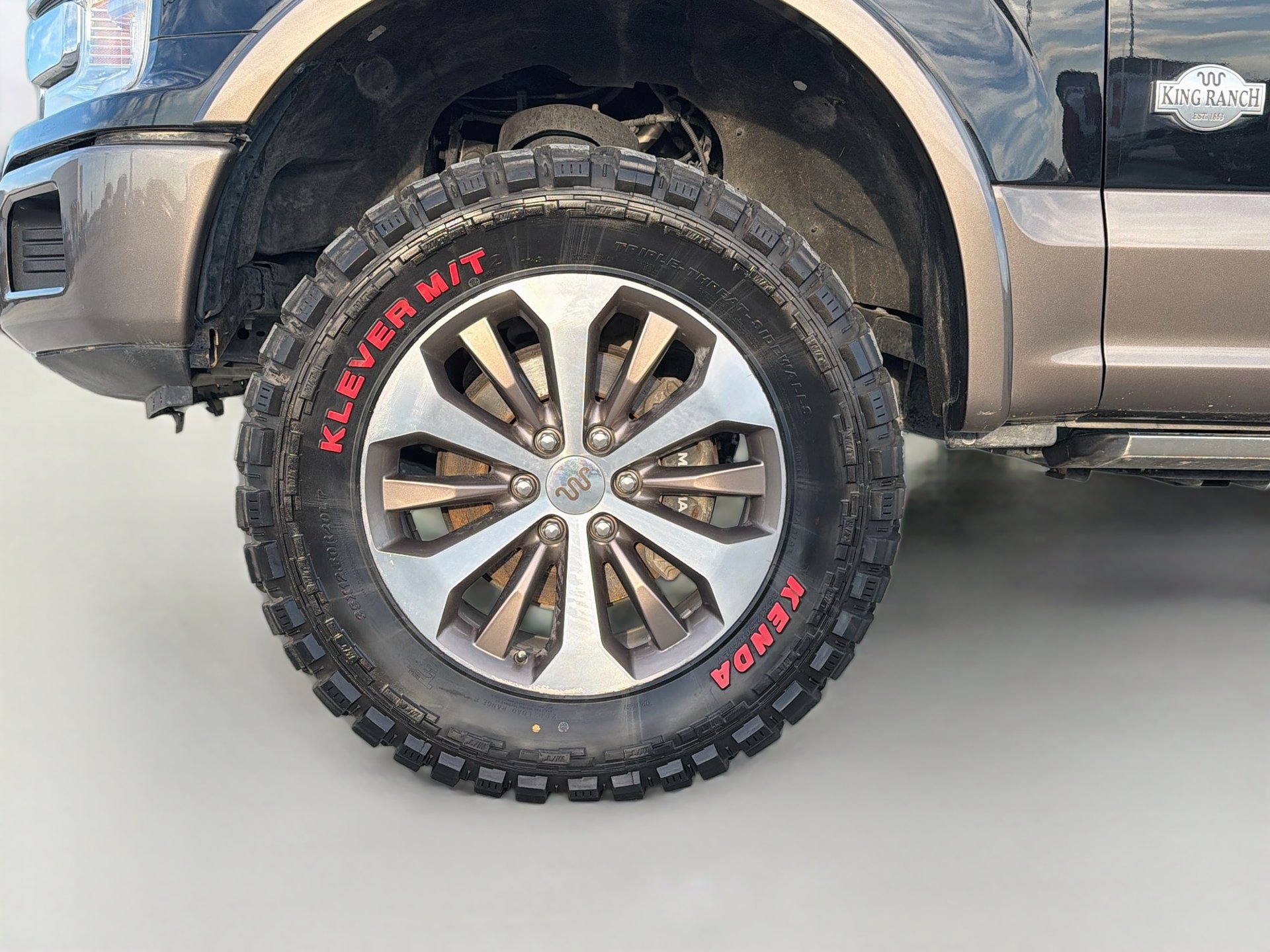 Used 2019 Ford F150 King Ranch w/ Equipment Group 601A Luxury AWD/4WD image 34