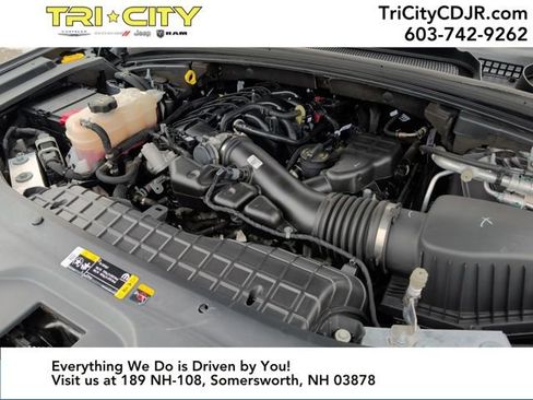 Used 2023 Jeep Grand Cherokee L Laredo image 28