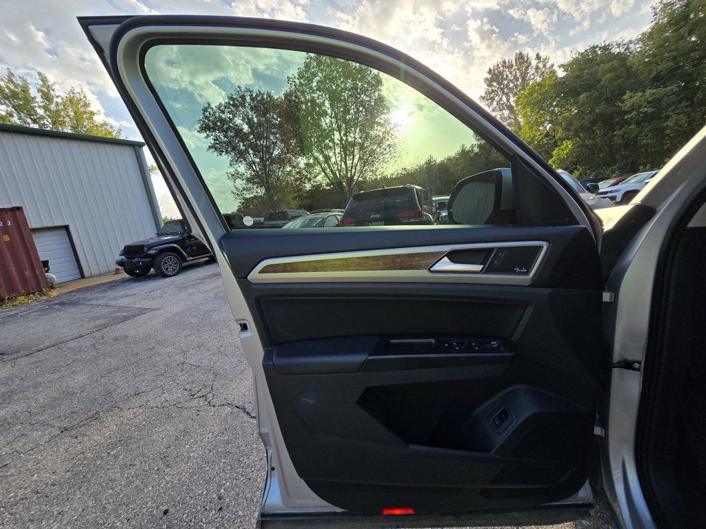 Used 2019 Volkswagen Atlas SEL Premium AWD/4WD image 27