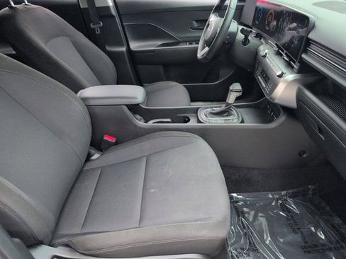 Used 2025 Hyundai Kona SEL FWD image 30