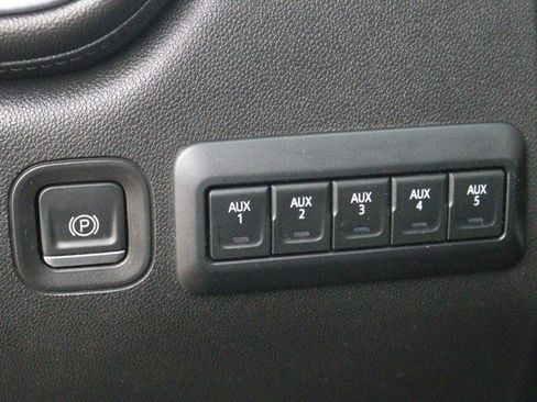 Used 2021 Chevrolet Silverado 3500 High Country w/ Technology Package image 21