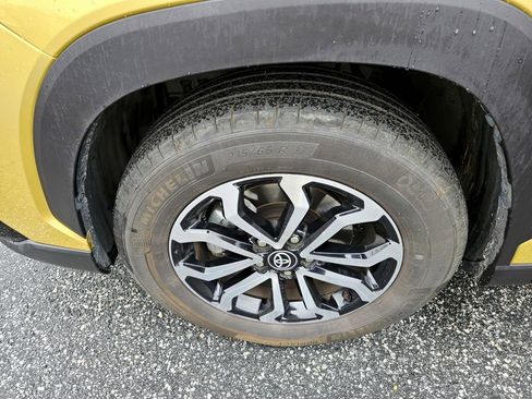 Used 2023 Toyota Corolla Cross SE image 19