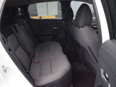 Used 2025 Nissan Kicks SV w/ Illumination Package FWD image 11