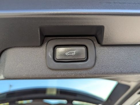 Used 2022 Land Rover Discovery S R-Dynamic AWD/4WD image 51