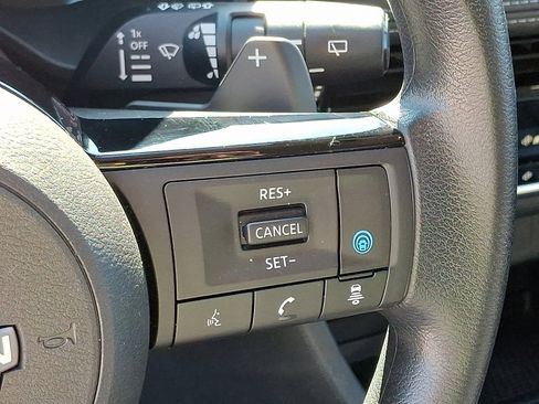 Used 2022 Nissan Rogue SV image 22