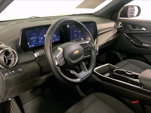 Used 2025 Chevrolet Equinox LT FWD image 15
