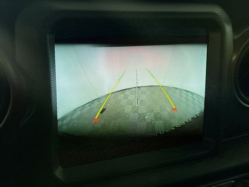 Used 2023 Jeep Wrangler Unlimited w/ Sun & Screen Package image 21