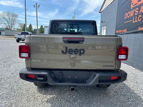 Used 2020 Jeep Gladiator Sport AWD/4WD image 4
