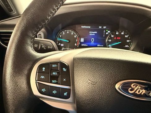 Used 2023 Ford Explorer XLT w/ Equipment Group 202A AWD/4WD image 33