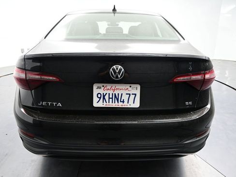 Used 2024 Volkswagen Jetta SE FWD image 6