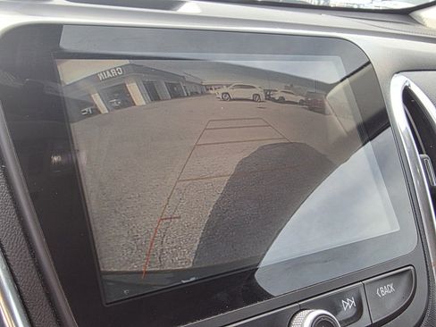 Used 2018 Chevrolet Equinox LT w/ Sun & Infotainment Package image 17