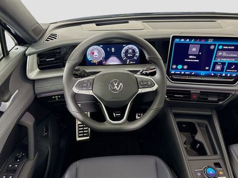 New 2026 Volkswagen Tiguan SE R-Line image 22