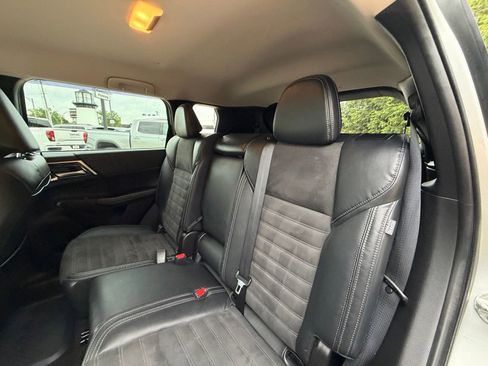 Used 2022 Mitsubishi Outlander SE AWD/4WD image 25