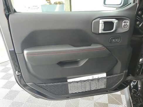 New 2025 Jeep Gladiator Rubicon image 25