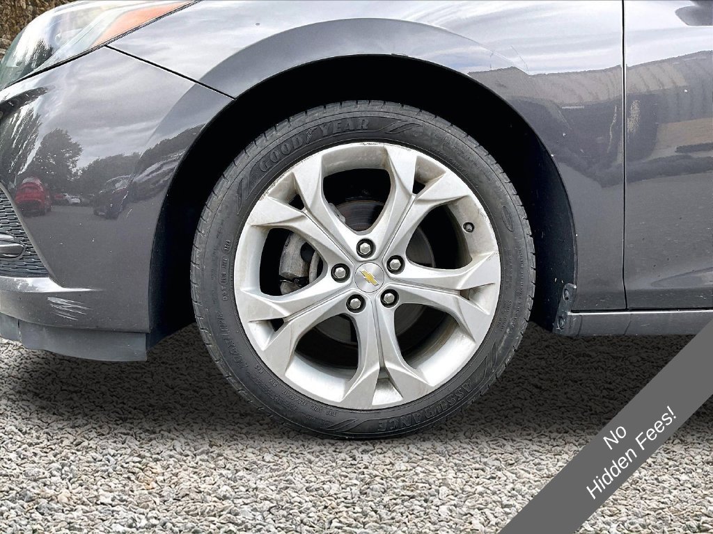 Used 2017 Chevrolet Cruze Premier FWD image 9