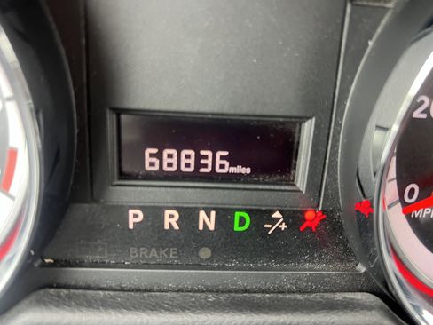 Used 2019 Dodge Grand Caravan SXT FWD image 14
