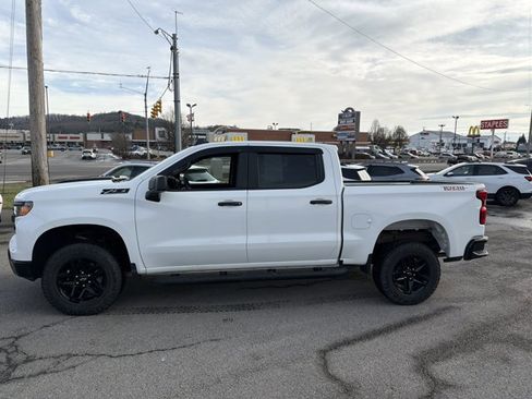 Used 2022 Chevrolet Silverado 1500 Custom Trail Boss w/ LPO, Dark Essentials Package image 11