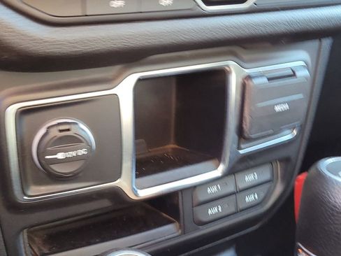 Used 2024 Jeep Gladiator Sport image 22