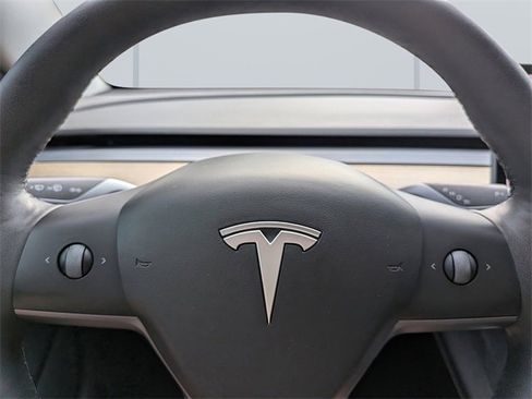 Used 2021 Tesla Model 3 Standard Range Plus image 33