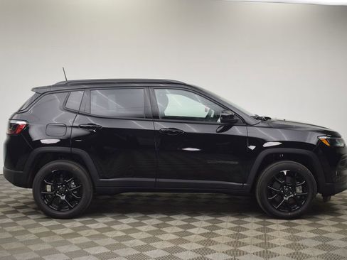 New 2026 Jeep Compass Latitude image 4