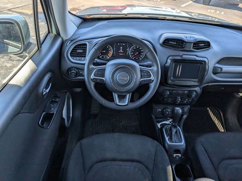 Used 2018 Jeep Renegade Latitude image 7