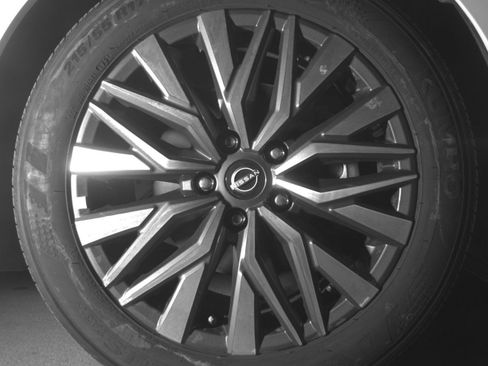 Used 2025 Nissan Altima 2.5 SV FWD image 16