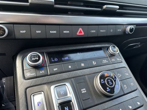Used 2024 Hyundai Palisade Limited AWD/4WD image 16