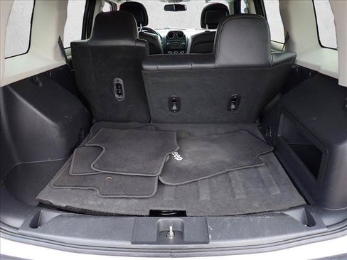 Used 2016 Jeep Patriot High Altitude AWD/4WD image 8