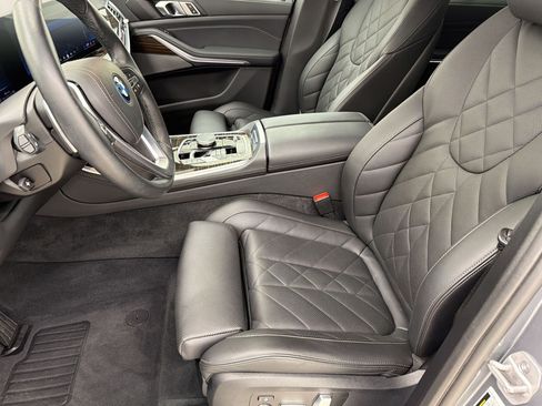 Used 2024 BMW X5 xDrive50e w/ Premium Package AWD/4WD image 5