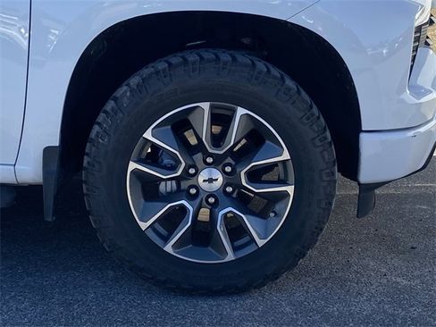 Used 2024 Chevrolet Silverado 1500 RST image 11