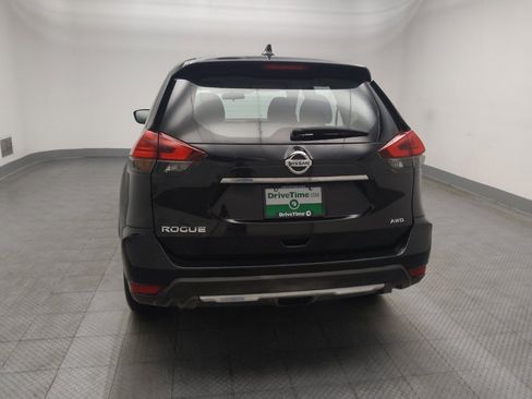 Used 2017 Nissan Rogue S AWD/4WD image 6