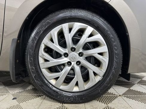 Used 2017 Toyota Corolla LE w/ Carpet Mat Package (TMS) image 9