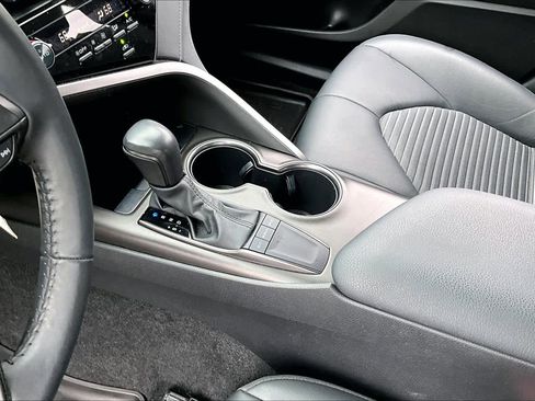 Used 2023 Toyota Camry SE image 16