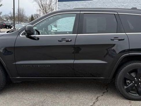 Used 2015 Jeep Grand Cherokee Altitude image 2