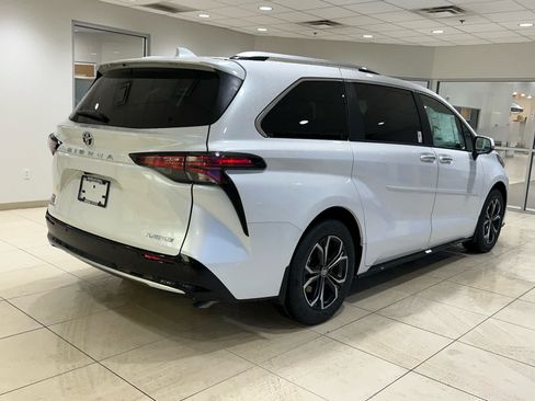 New 2026 Toyota Sienna Platinum AWD/4WD image 6