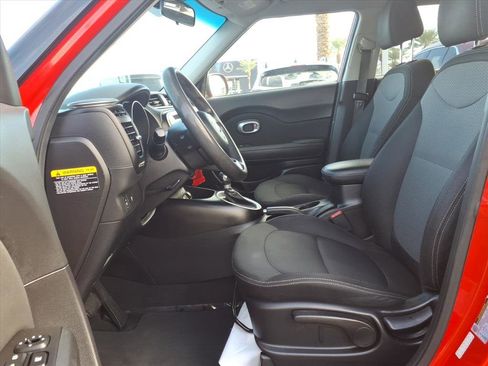 Used 2019 Kia Soul + image 18