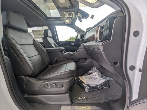 New 2026 GMC Sierra 2500 Denali w/ Denali Reserve Package AWD/4WD image 16