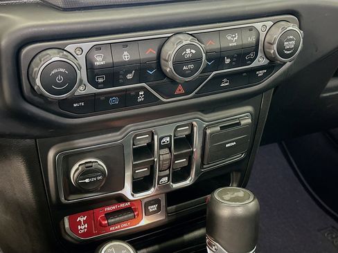Used 2023 Jeep Wrangler Unlimited Rubicon 4xe w/ Cold Weather Group AWD/4WD image 24