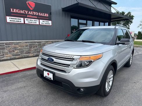 Used 2014 Ford Explorer XLT w/ Equipment Group 202A AWD/4WD image 1