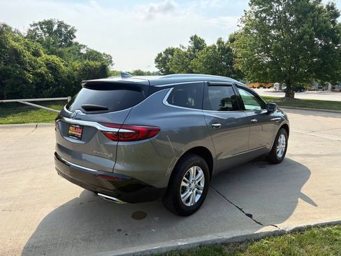 Used 2019 Buick Enclave Essence AWD/4WD image 9