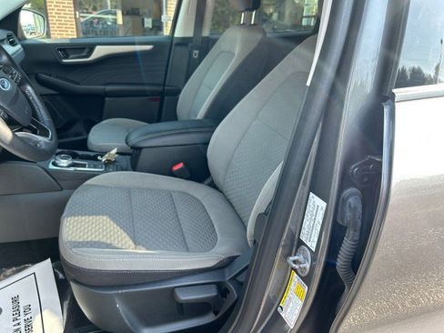 Used 2022 Ford Escape SE w/ Cold Weather Package AWD/4WD image 11