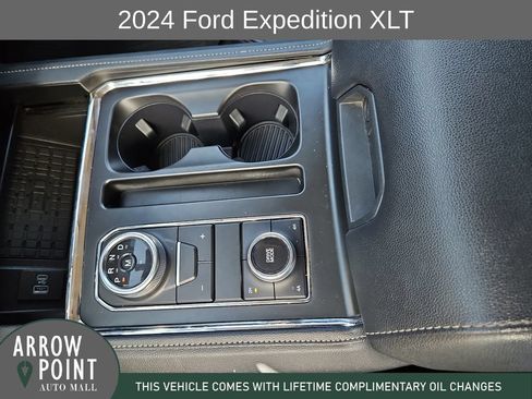 Used 2024 Ford Expedition XLT AWD/4WD image 28